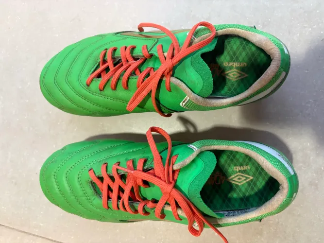 Chuteira Campo Umbro Adamant Master Class Pro Trava Mista
