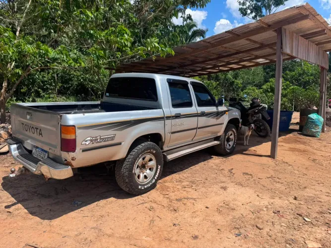 Toyota Hilux CD SRV 4X2 3.0 8V 90cv Diesel 2005