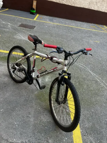 Bicicleta MTB Monaco Aro 26 com suspensão dianteira