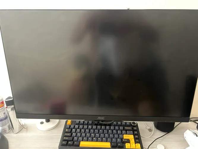 Monitor gamer AOC 180hz 27?
