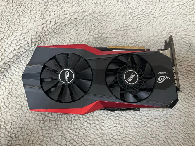Placa de vídeo Asus Matrix GTX980 com defeito