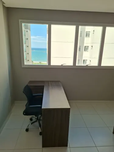 Sala comercial com ar condicionado e vista mar! 