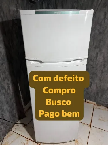 Compra-se geladeira com defeito 