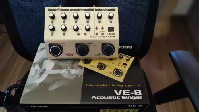 Pedal De Efeito Boss Vocal Effects Acoustic Singer Ve-8 Bege Dourado-escuro (Usado)