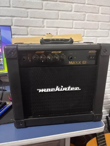 Amplificador Mackintec Maxx 15 para Guitarra