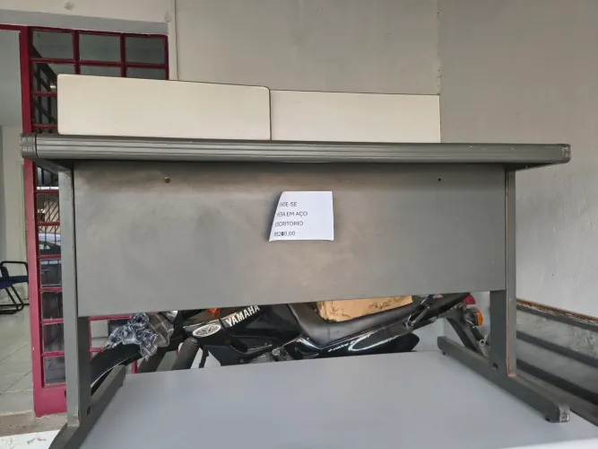 Mesa em aço escritório