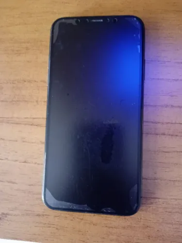 Vende  se  um iPhone  X  conservado 