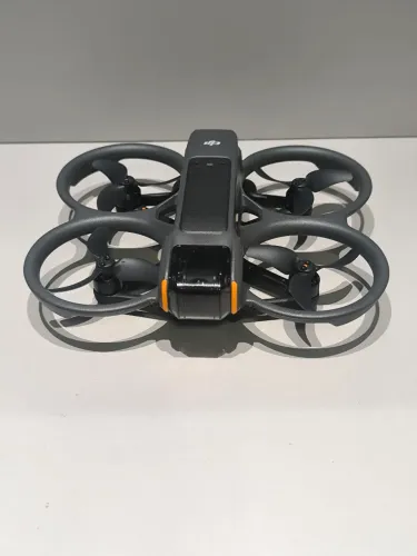 Dji Avata 2. Somente drone com uma bateria. Ótimo estado de conservação, sem.marcas de uso