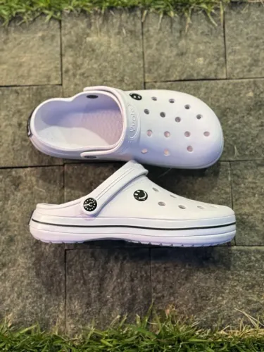 Chinelo Crocs 