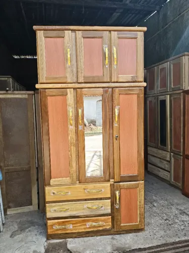 Guarda roupa de solteiro com maleiro espelhado