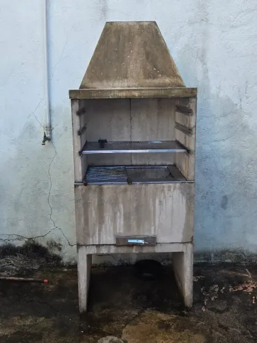 Churrasqueira pre moldada de concreto + grelhas