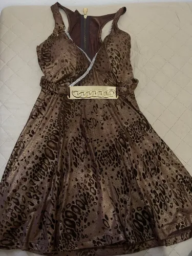 Vende-se vestido