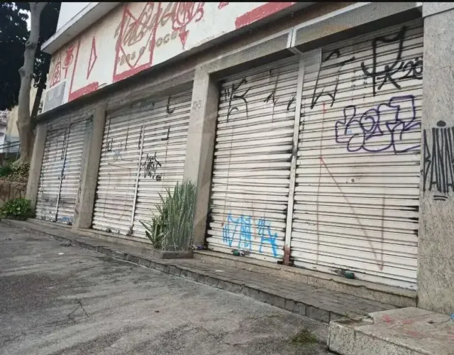 Salão Comercial para Locação na Vila Maria Alta com 6 Vagas de Garagem 361m²