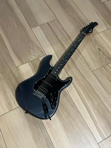 Guitarra Tagima SIXMART. Com efeitos inclusos. Bem conservada . Aceito CARTÃO
