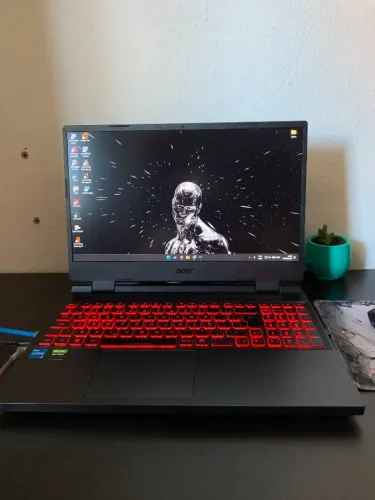Notebook Acer Nitro i5-1240H + RTX 3050 + 32Gb Ram