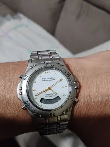 Technos skydivers 