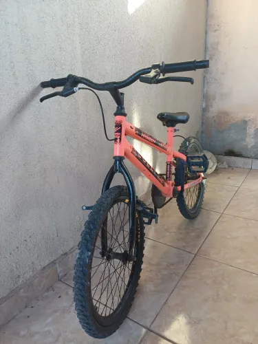 Bicicleta semi nova Aro 20