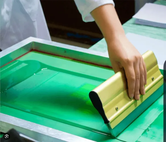 Vaga serigrafista de camisas