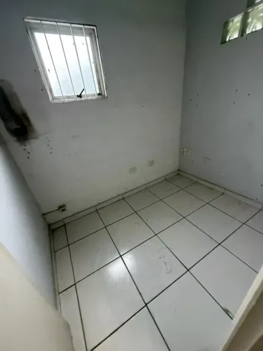 Casa com 1 Quarto(s) e 1 banheiro(s) para Alugar, 32 m² por R$ 1200 / Mês