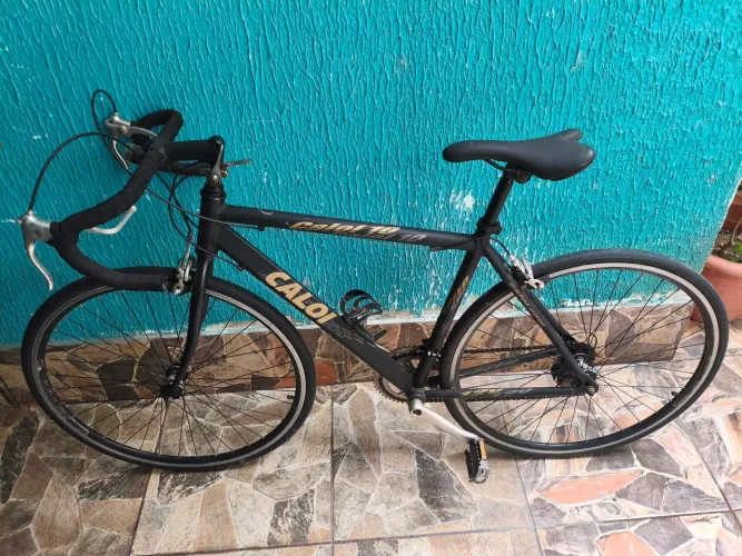 Vendo Caloi 10, semi nova, pouco usada, revisada, câmbio e freios novos, excelente