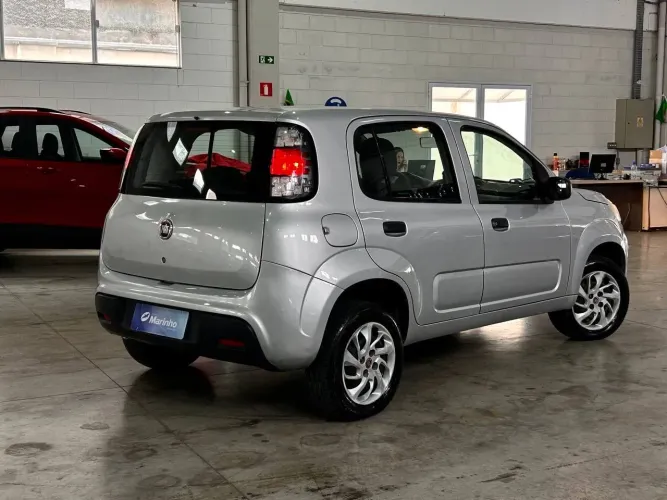 Fiat Uno Attractive 1.0 EVO Fire Flex 8V 5P 2021