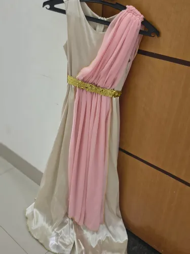 Fantasia romana feminina ou estilo bíblico