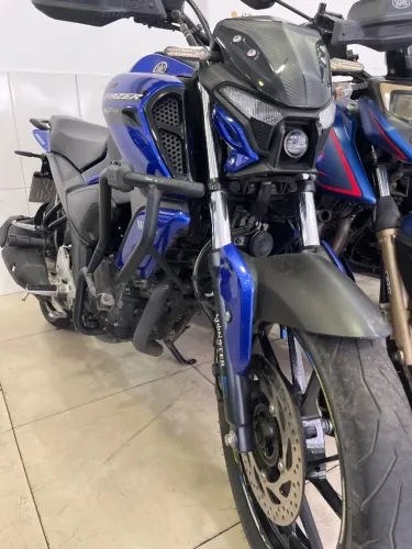 Fz 15 azul 2024 diferente