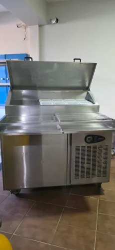 Bancada refrigerada com codimentadora