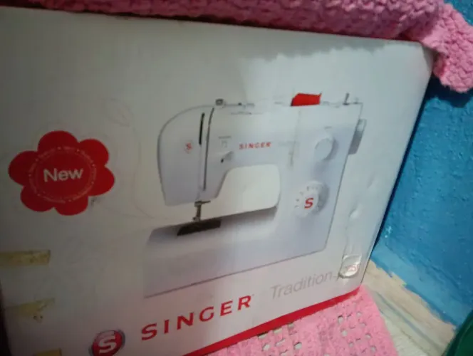Máquina de Costurar Singer