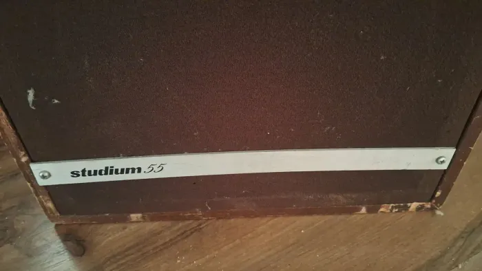 Caixa de som vintage Studium 85 SEM TESTES
