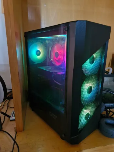 PC 5800X3D/ RX7600XT / 16GB/ 1TB