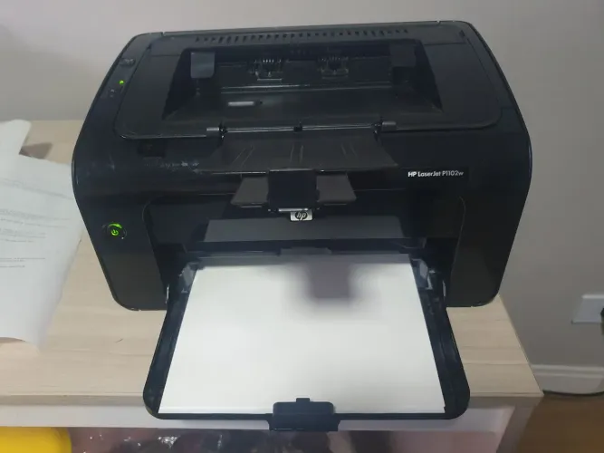 Laserjet P1102W Wi-Fi + USB muito nova
