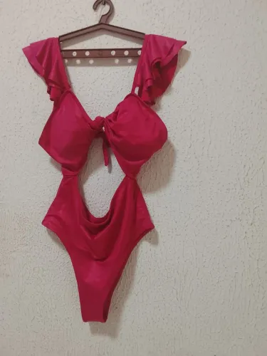 Maiô lindo elegante sofisticado