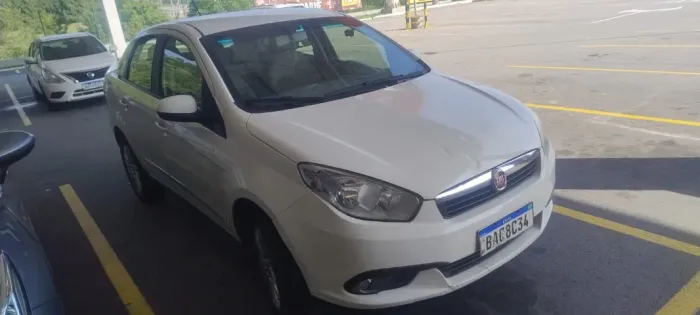 Fiat Grand Siena Essence 1.6 Flex 16V 2016