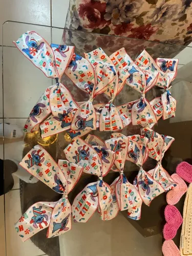 Laços de Natal Stitch 