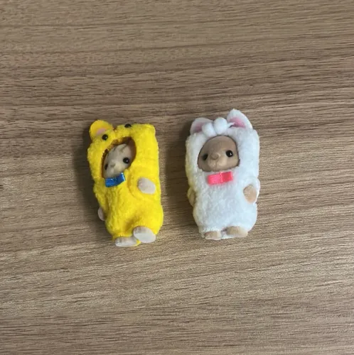 Sylvanian Families: Fantasias gato e filhote