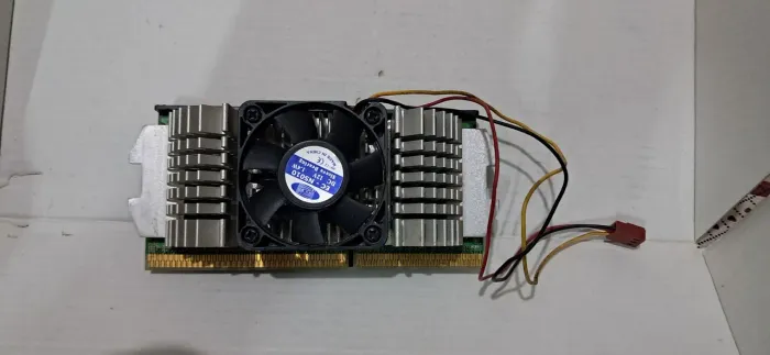 Processador pentium 600 MHZ.