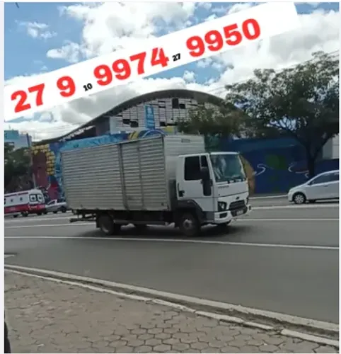 Caminhão de frete Vitória mudança baú