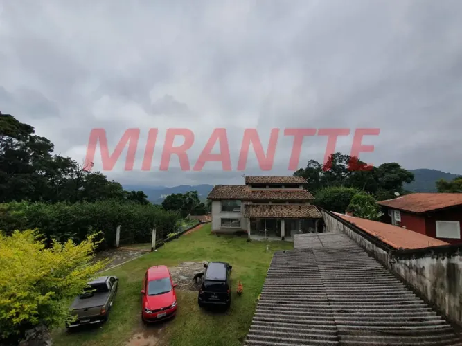 Sobrado para venda tem 270 metros quadrados com 4 quartos em Santa Inês - Caieiras - SP