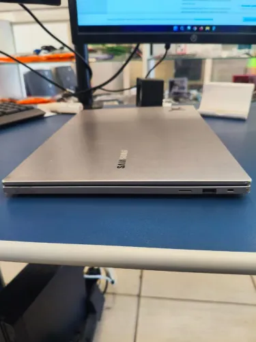 Samsung Book X30 ? i5 10ª Geração + 16GB RAM + SSD 256GB