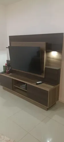 Painel para TV com iluminação