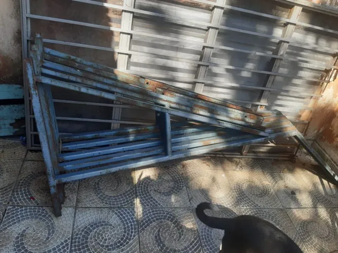 Mão francesa 2m (um pouco mais)