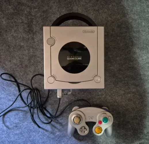 Nintendo GameCube Limited Platinum Edition CIB com PicoBoot
