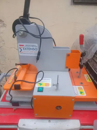 Maquina de fabricação de chinelos nova