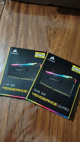 Memória RAM 32GB Corsair Vengeance RGB Pro 32GB DDR4 2666mhz