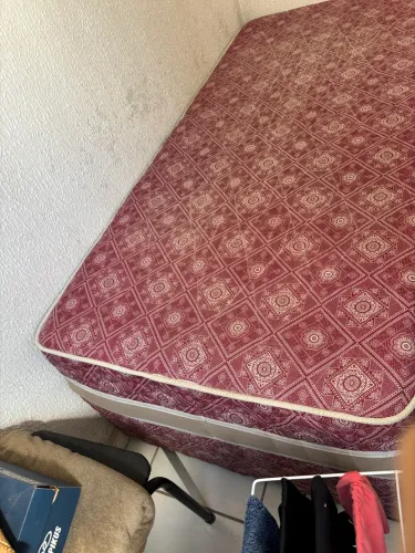 Vendo Cama de Solteiro