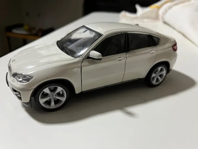 Miniatura Escala 1-24