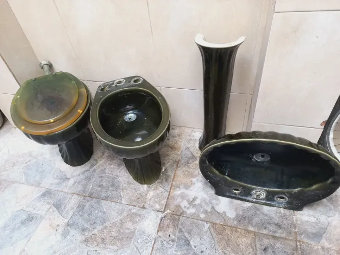 Conjunto vaso sanitario antigo
