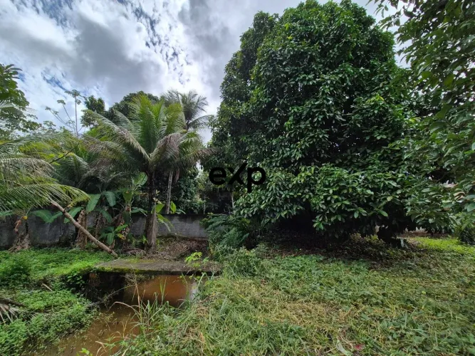Terreno à Venda com 1.350m2 em Lauro de Freitas
