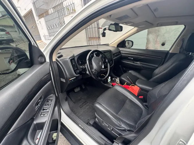 Mitsubishi Outlander 2.2 165cv Diesel Aut. 2016